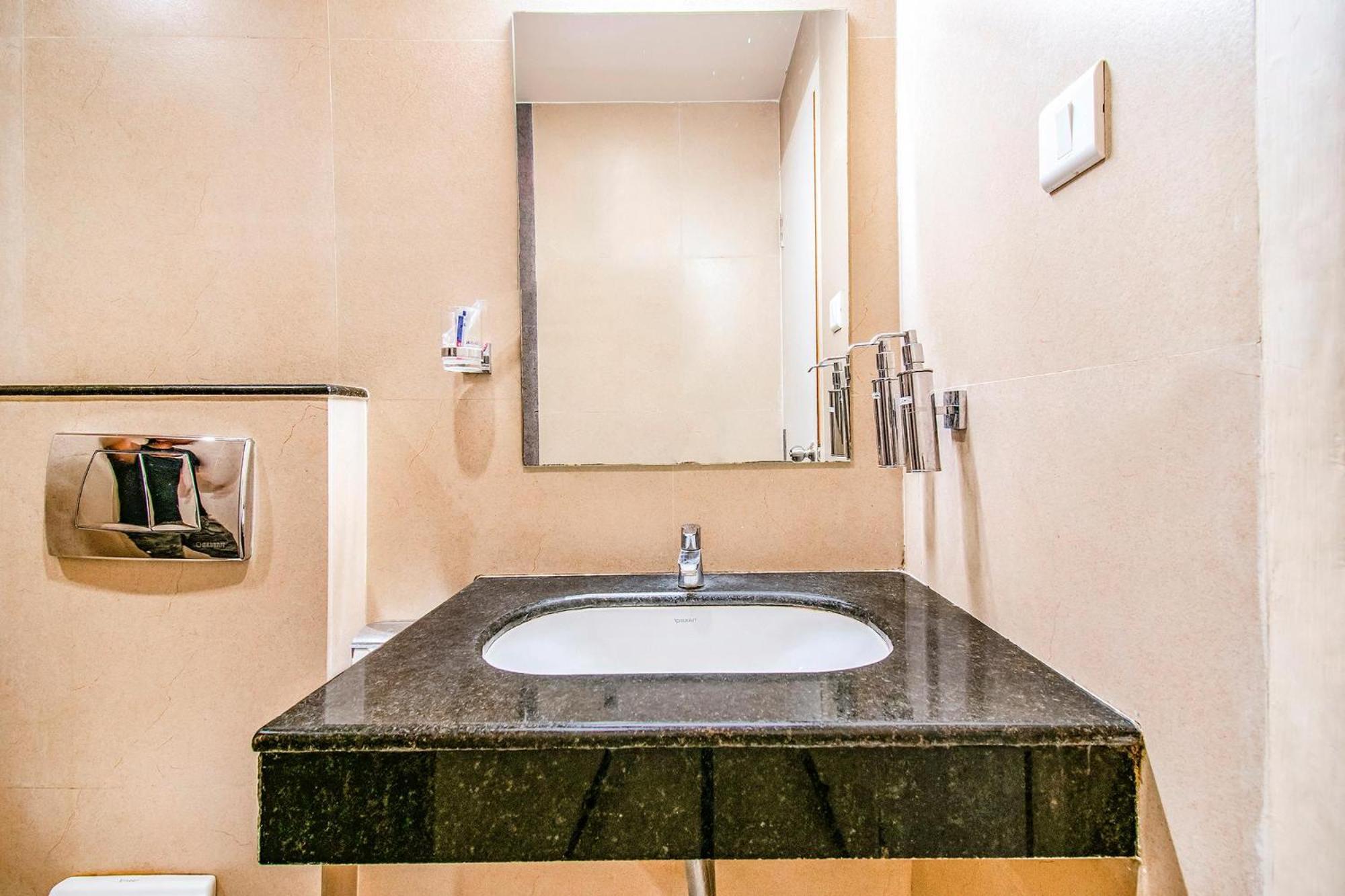 Fabhotel Prime Royal Castle - Nr Coimbatore North Railway Station Kültér fotó